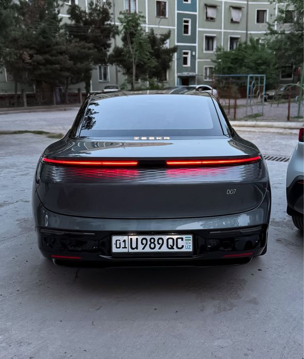 Zeekr 007| год 2024| 2 матор| 646 лошадей | 100 kw