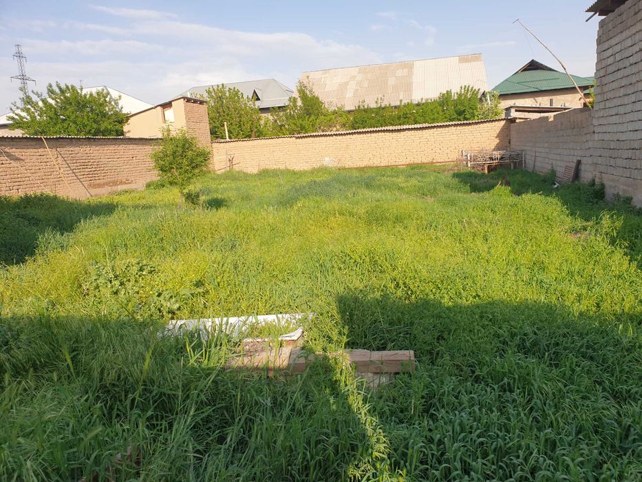 Qurilishi tugallanmagan hovli sotiladi