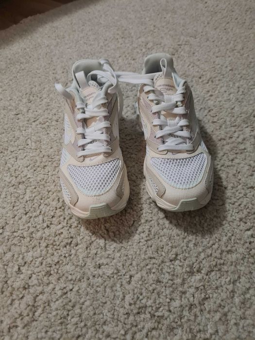 Adidași Nike Zoom Aie