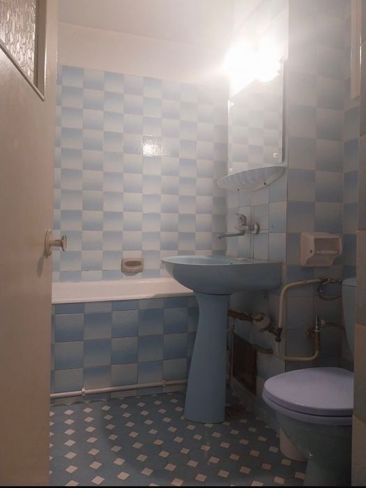 Caut colega de apartament