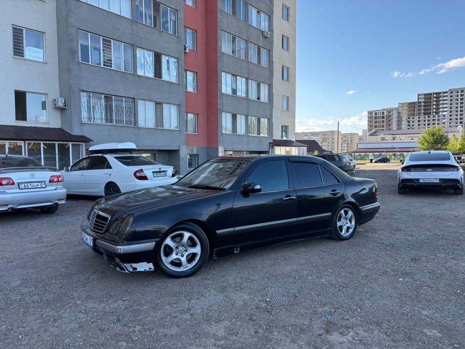 Продам мерс 210 е320