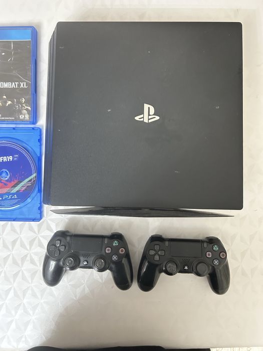 ps 4 pro в хорошем состоянии