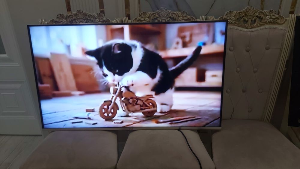 LG смарт ТВ 47×130
