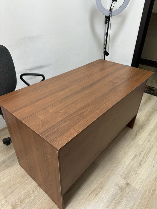 Продам офисный стол