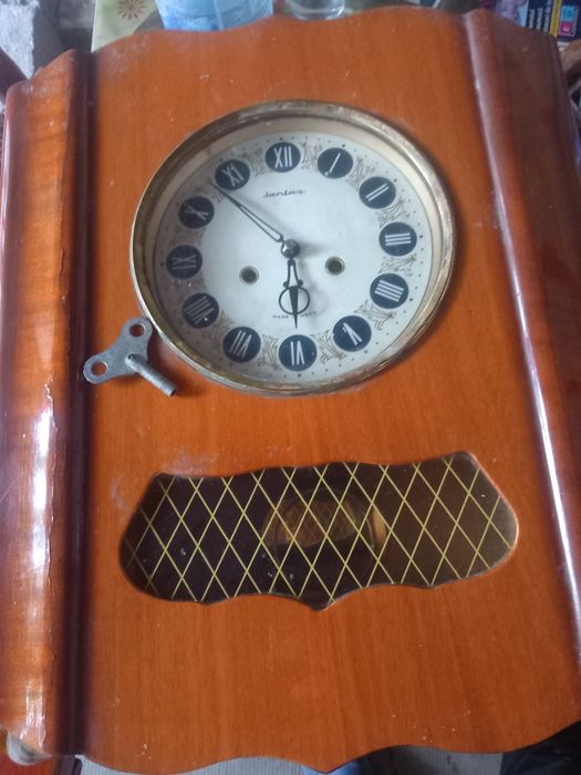 Ceas vechi de perete functional