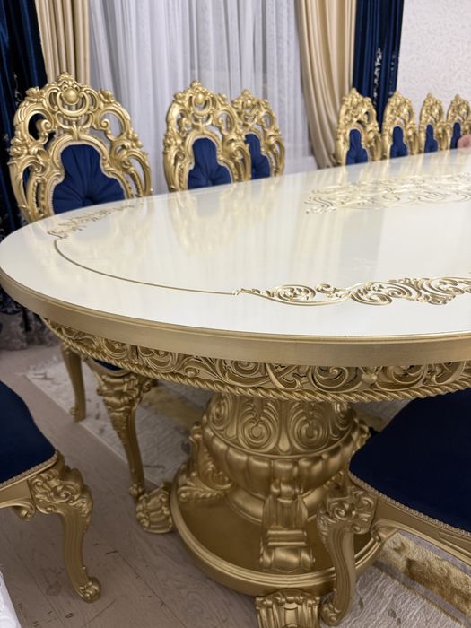 Продам стол 4-4/5 м