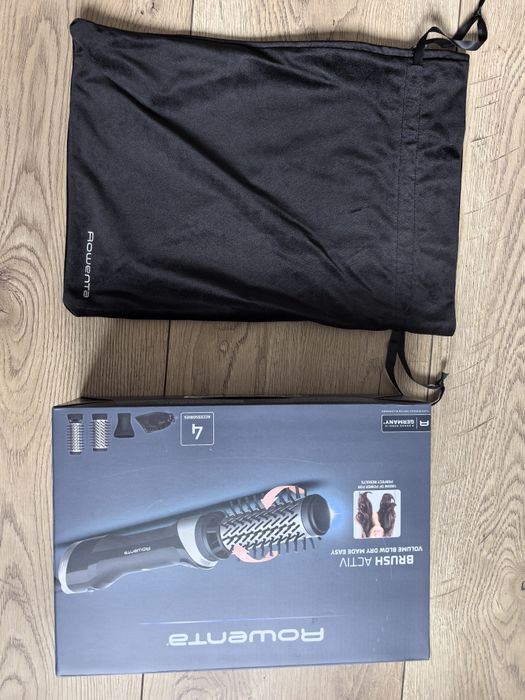 Perie rotativa cu aer cald Rowenta Brush Activ UB9530F0