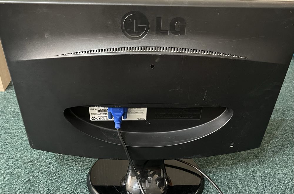 Монитор 18.5" LG Flatron W1943SE-PF