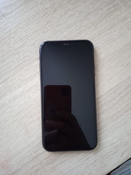 Продам айфон 11 на 128 гб