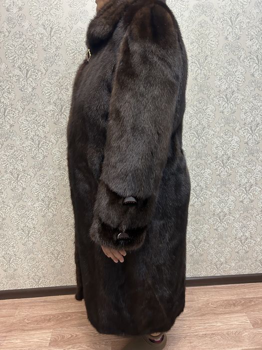 Продам норковую шубу