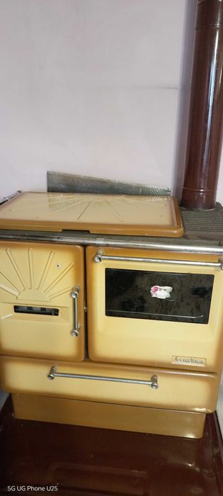 Продавам Печка на твърдо гориво!