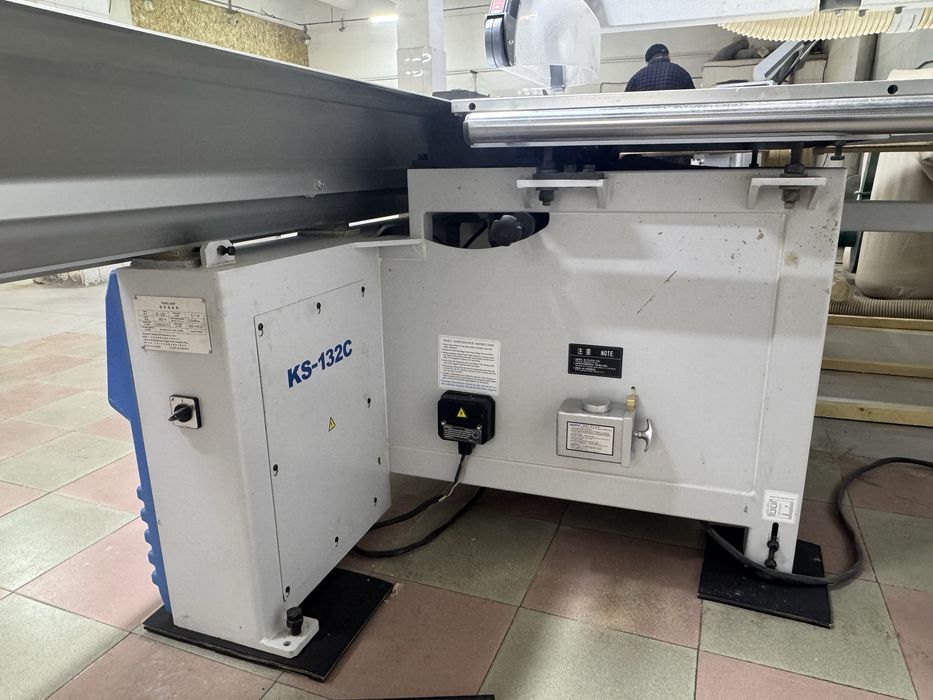 Продам раскроечный станок KDT KS-132C