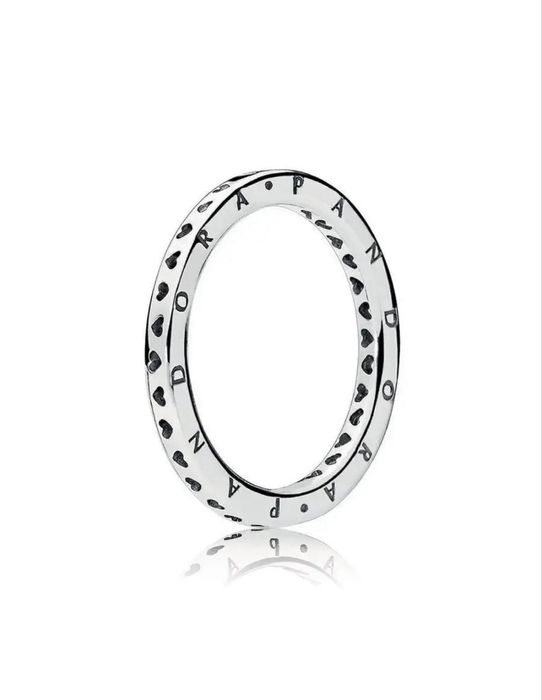 Кольцо Pandora Логомания сердца