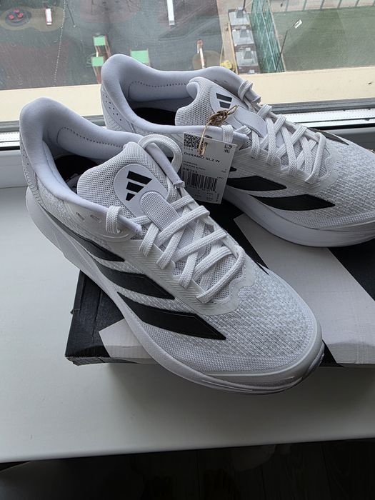 Кроссовки Adidas (жен.),