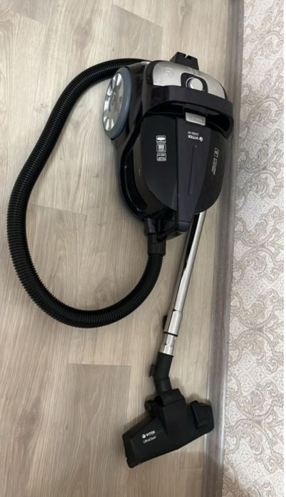 Продается Пылесос Vitek