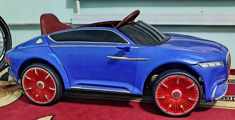 Детская Электромашина Maybach в хорошем состоянии