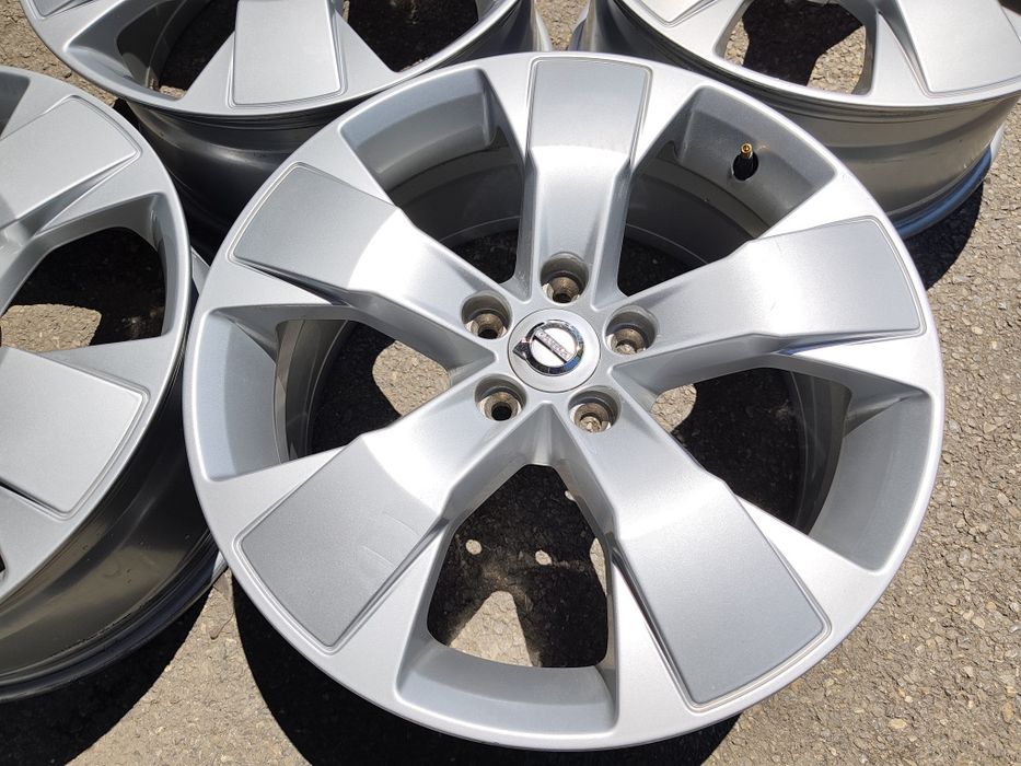 17" оригинални алуминиеви джанти за Volvo...