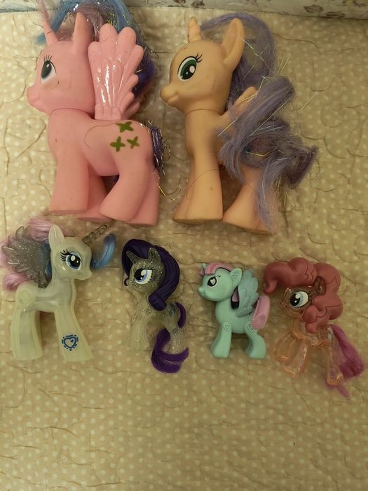 Мягкие и пластмассовые  игрушки