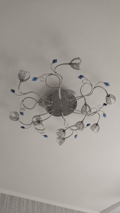 Продам люстру в хорошем состоянии