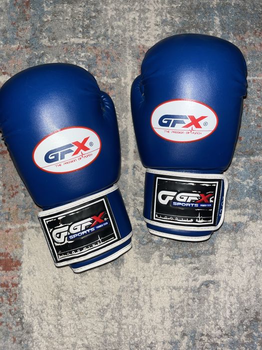 Боксерские перчатки