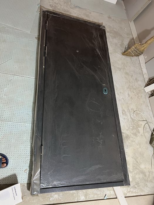 Срочно Продам Входной дверь 2,1*0,9