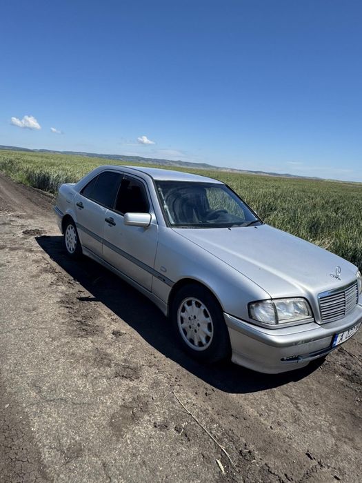 Продава се мерцедес С220