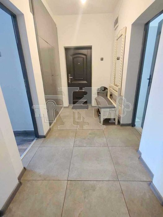 Продава се Четиристаен апартамент в Добрич, Център - 92 кв.м за 1192 €/кв.м - Снимка #5