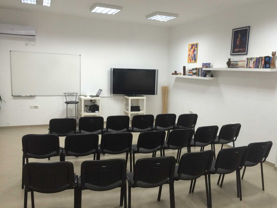 Зала под наем в широк център, 40 кв/м