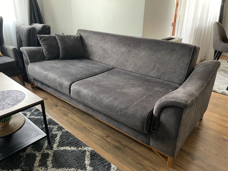 Триместен разтегателен диван и два фотьойла