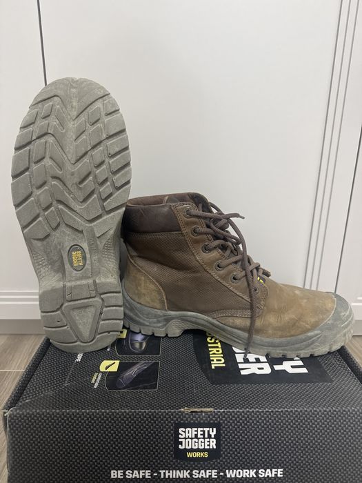 Продам Сиз ботинки !