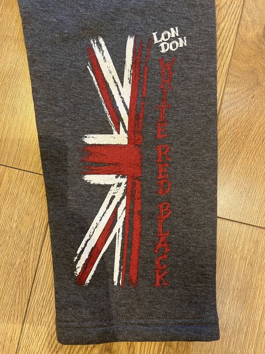 Нов вариран детски анцуг с два предби джоба, ластик и връзки, 140 р-р