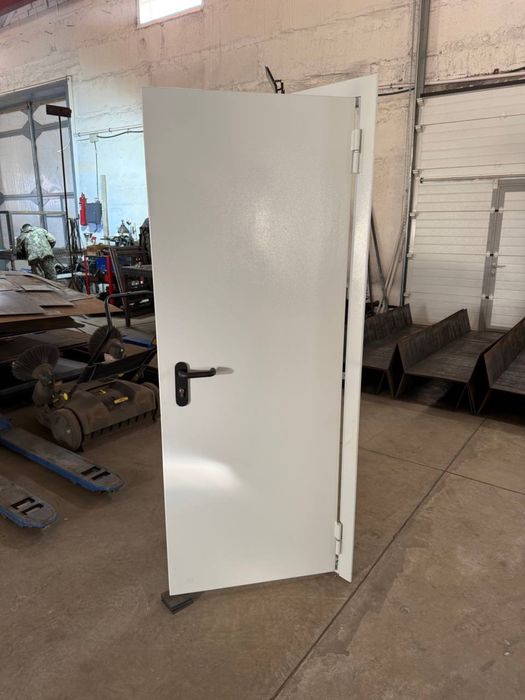 Двери металлические