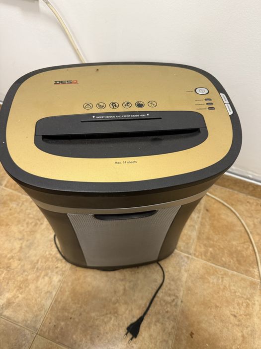 Шредер DESQ за унищожаване на хартия,дискове и карти