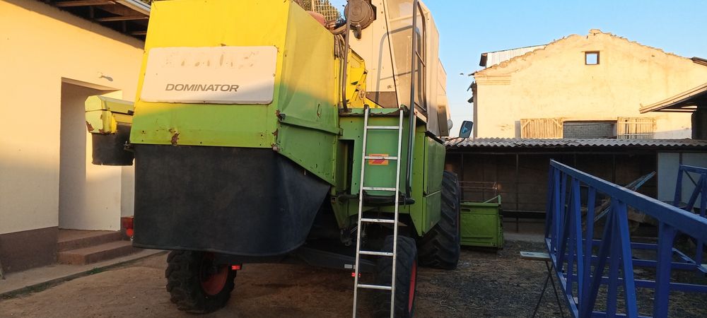 Claas Dominator 130 kombayn  2015 yil a'lo holatda