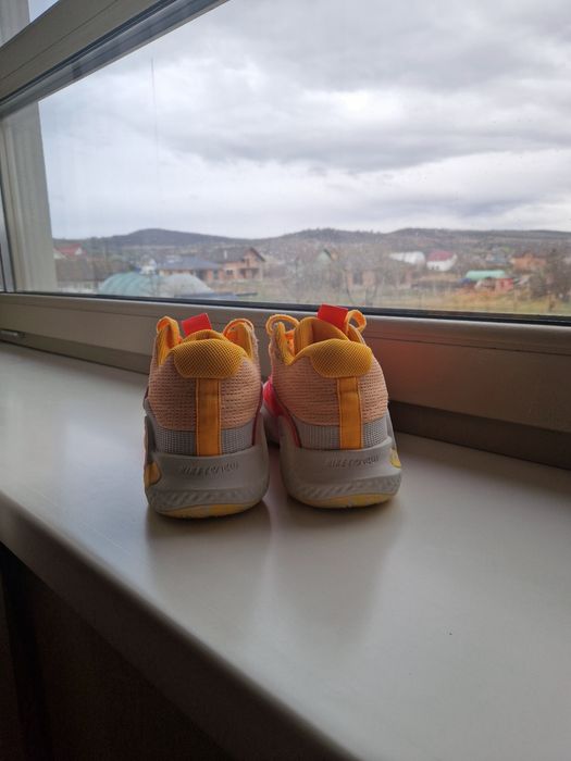 Pantofii de baschet Nike KD TREY 5 X