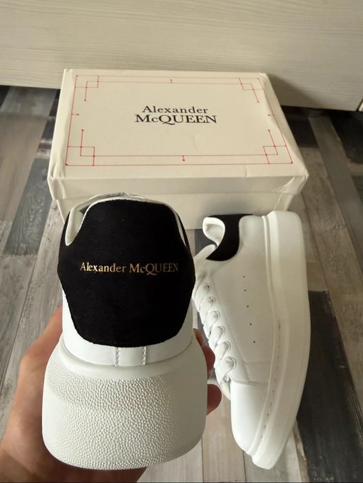 Alexander McQueen la DOAR 249 LEI