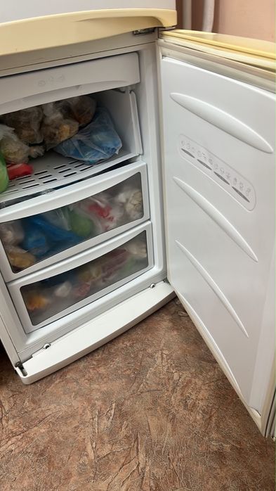 Продам холодильник LG