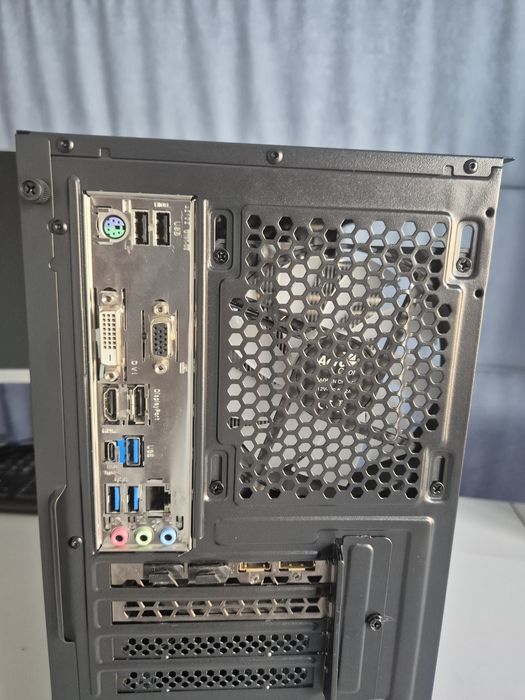 Gaming PC GTX 1660 6GB cu i5-11400 + 1TB SSD si 16GB DDR4-3000 LPX