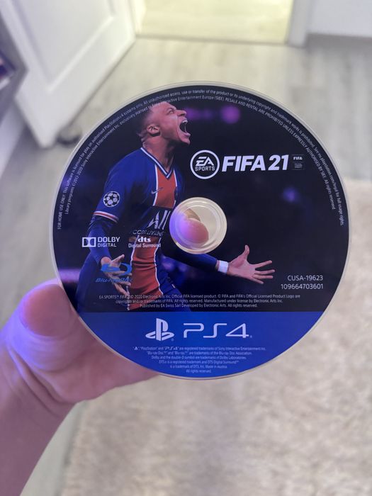 Vand Fifa 21 pentru Ps4 stare perfecta