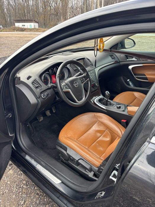 Opel Insignia 2.0 diesel 160cai manuala bi-xenon piele an 2010