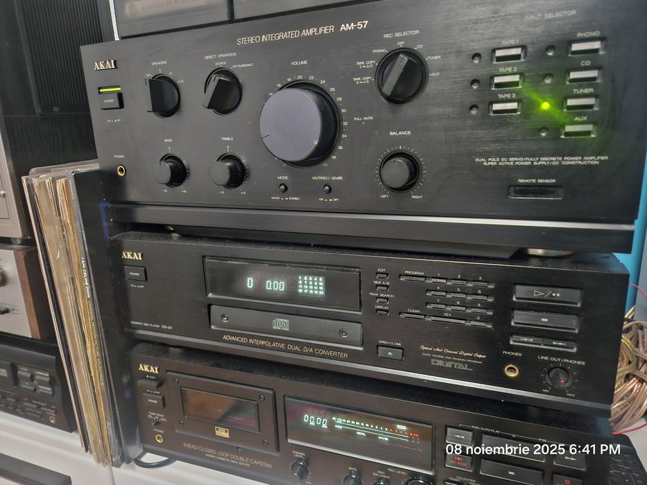 Linie Akai AM57 AKAI CD57 Akai DX57