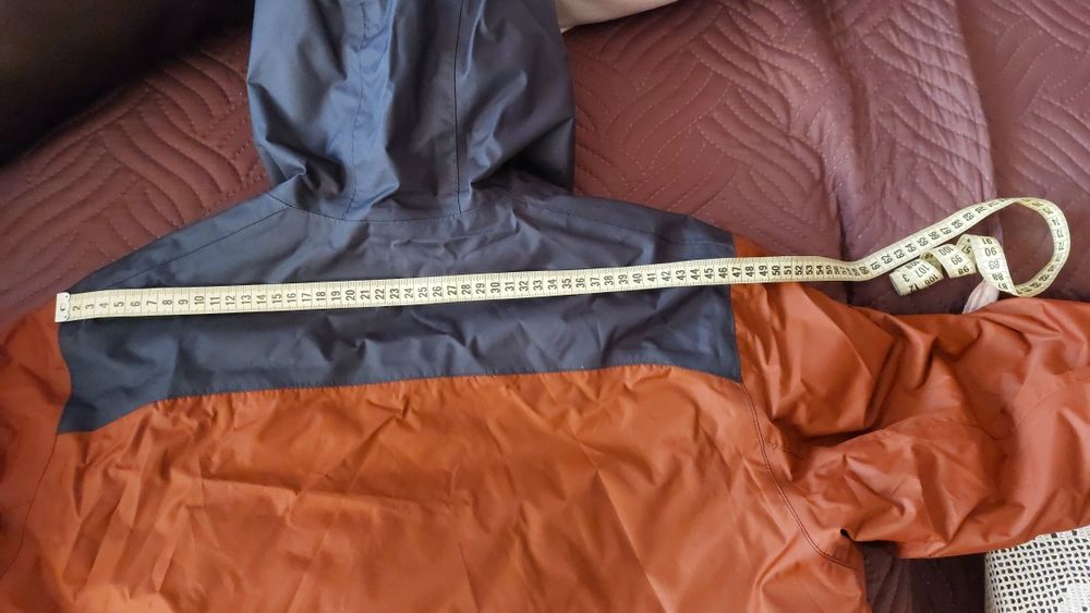 Продавам мъжко яке Quechua