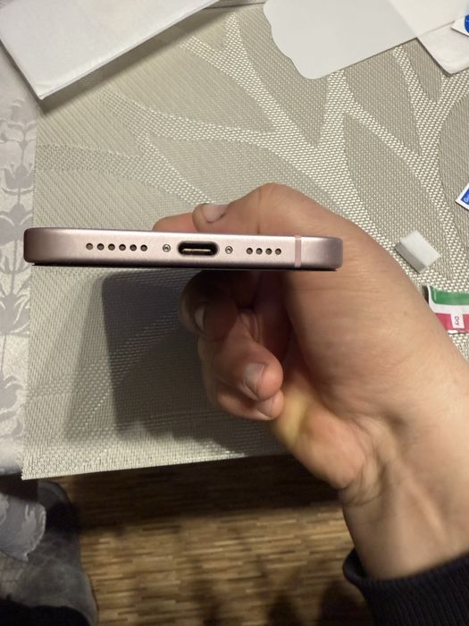 Перфектен Iphone 15 plus