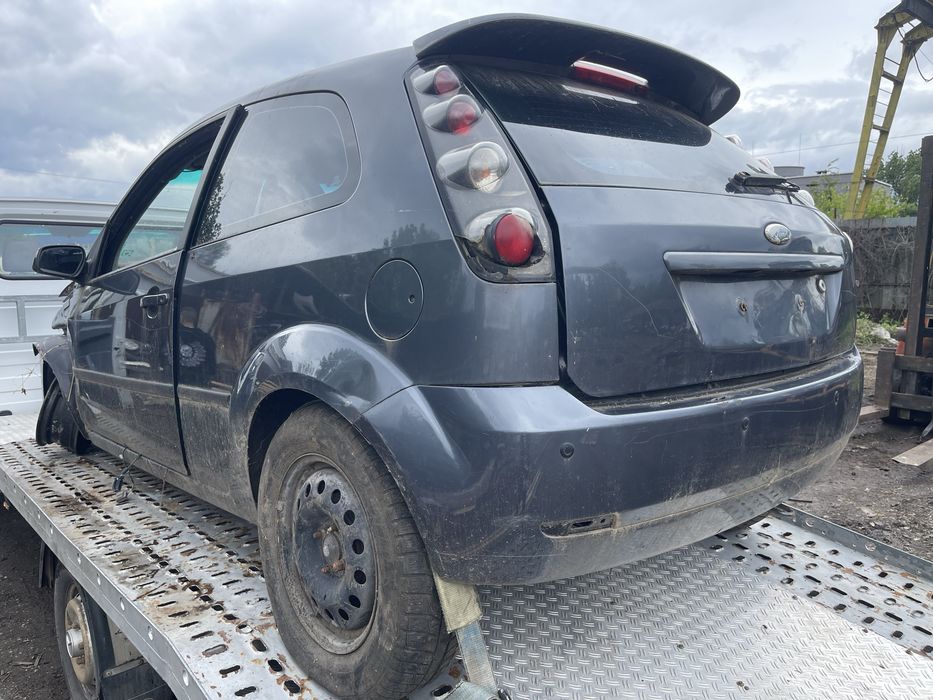 Ford Fiesta Mk6 на части