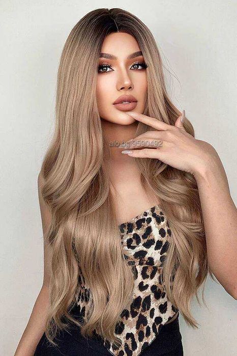 Дълга омбре тъмно руса чуплива перука с тъмни корени