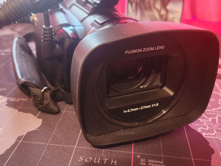 Camera video profesionala JVC gy hm100e