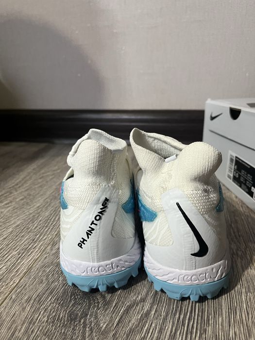 Сороконожки Nike Phantom