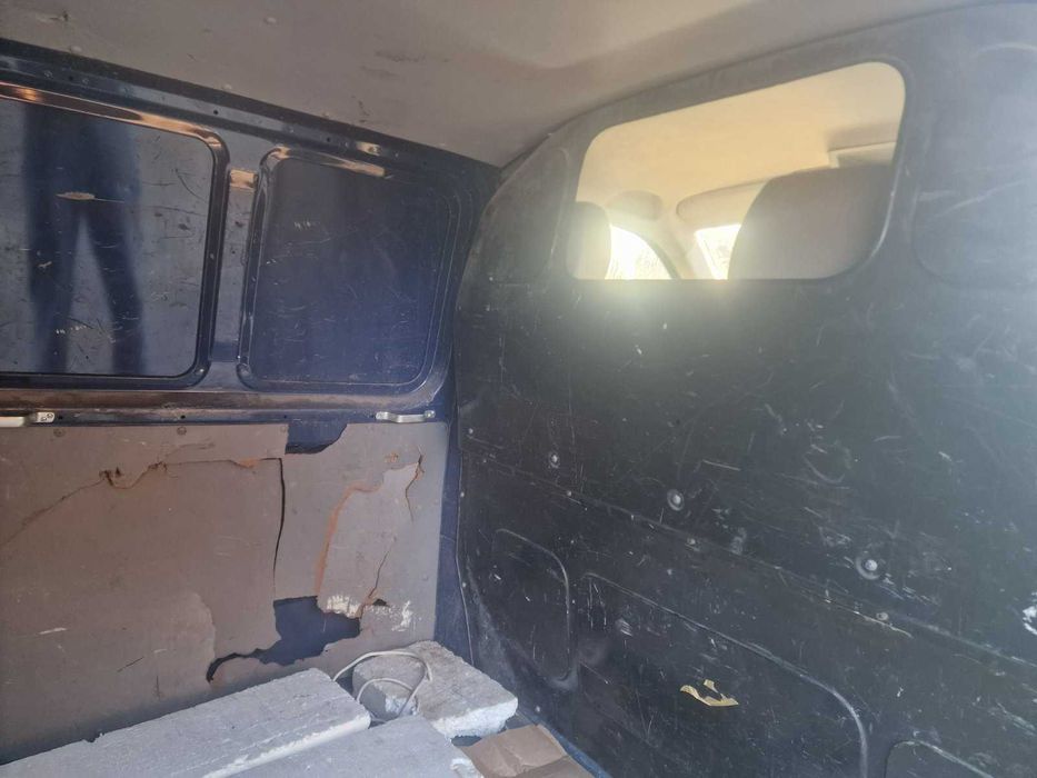 VW T5 1.9TDI 2008 година