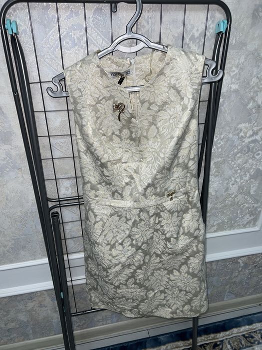 Вечерние платья 38-40 размеры