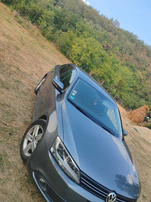 Vand Jetta 2011 , Motor 2L, stare foarte buna .